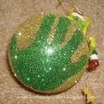 glitter-christmas-handprint-ornament