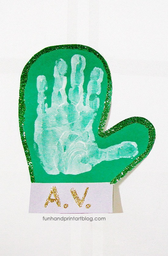 Winter Craft For Preschoolers: Make Sparkly Handprint Mittens!