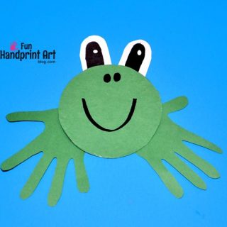 Make this Recycled CD Frog Handprint Craft in less than 10 minutes!