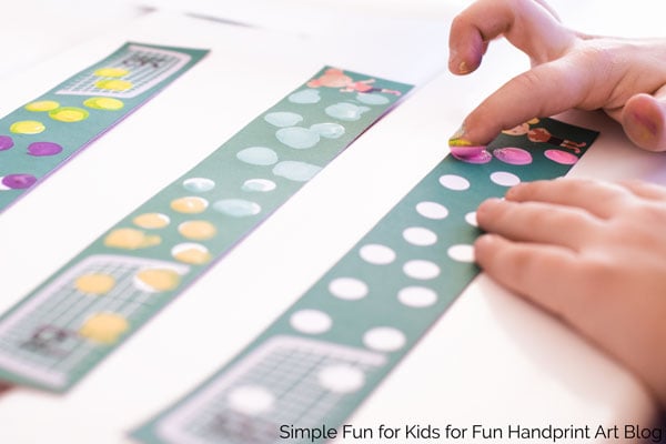 Practice counting 1-20 with fingerprints and a fun soccer theme with this Soccer Ball Fingerprint Counting printable! Your preschooler or kindergartner is going to love it!