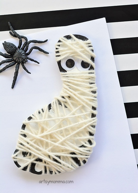 Cute Yarn Wrapped Mummy Craft For Kids To Make For Halloween